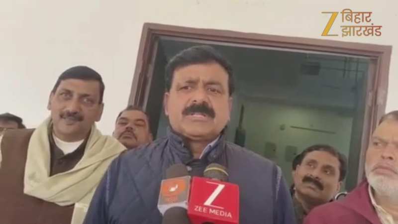 मंत्री जमा खान ने तेजस्वी यादव की विदेश यात्रा पर उठाए सवाल, सदन में अनुपस्थिति को बताया लापरवाही