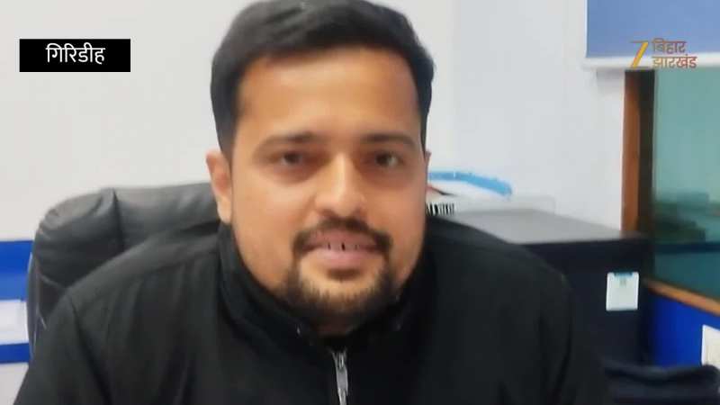 ईमानदारी की मिसाल: बैंक ने गलती से दिए 1 लाख ज्यादा, आदिवासी युवक प्रभु मुर्मू ने बैंक जाकर लौटाए