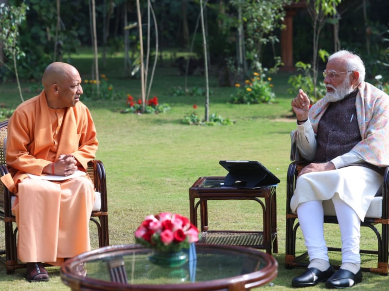 EXPLAINER: एक दौरा कई संकेत! दिल्ली से बदलेगा यूपी का पावर स्ट्रक्चर? 