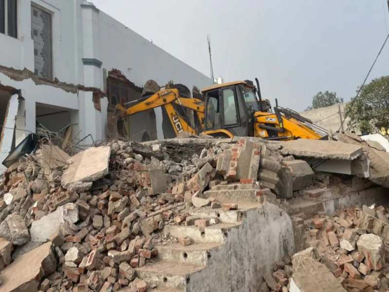 Sambhal:घर और मस्जिद तोड़कर बेघर किया और लगाया भारी जुर्माना;मुसलमानों पर कसा शिकंजा