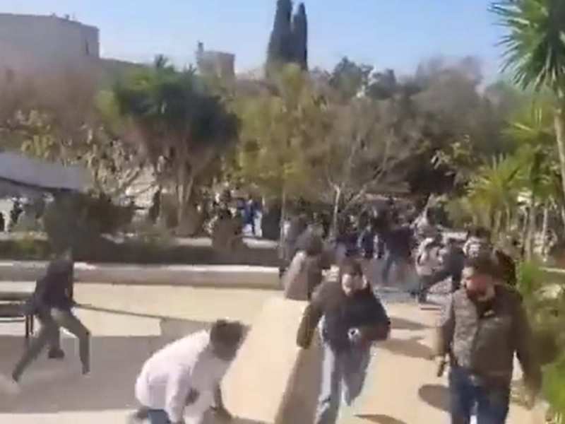 West Bank की यूनिवर्सिटी पर IDF की रेड, 40 से ज्यादा छात्र घायल