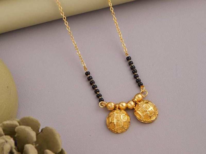 2 ग्राम सोने में बनवाएं गोल्ड मंगलसूत्र लॉकेट, देखें लेटेस्ट डिजाइन 