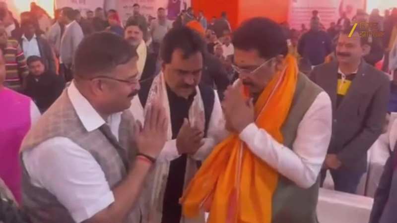 Video: बीजेपी कार्यालय में दही-चूड़ा भोज का आयोजन, तमाम दिग्गज नेता शामिल हुए