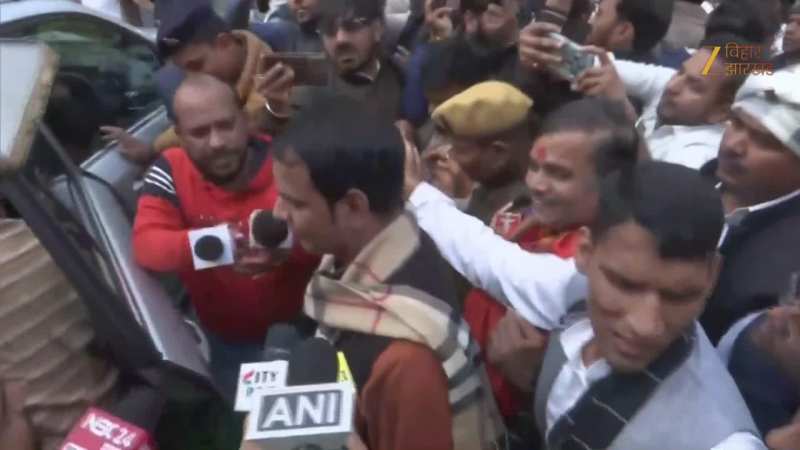 तेजू भैया का भोज सुपरहिट नहीं होगा तो किसका होगा? सबको भाया तेजप्रताप का बिंदास अंदाज