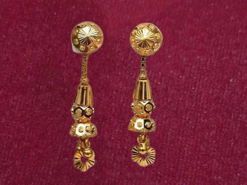 4 ग्राम सोने में बनवाएं सुई धागा ईयररिंग्स, देखें खूबसूरत डिजाइन 