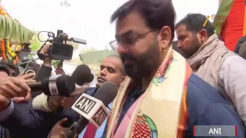 'दही-चूड़ा खाएके बा, खियावे के बा', जय श्रीराम बोलकर पवन सिंह ने दी मकर संक्रांति की बधाई