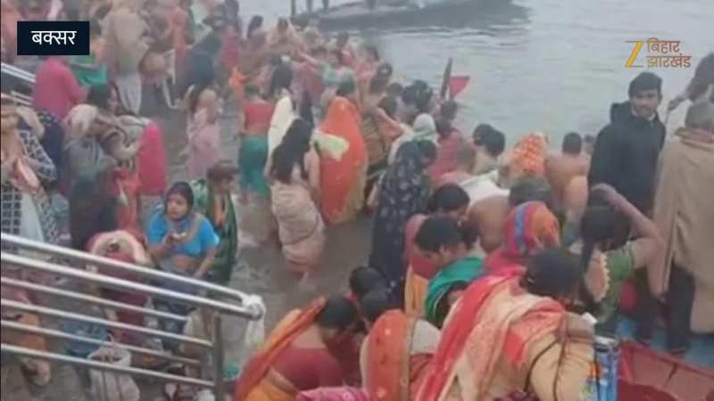 Video: मौनी अमावस्या पर श्रद्धालुओं ने लगाई गंगा में डुबकी, पवित्र स्नान के बाद की पूजा-अर्चना