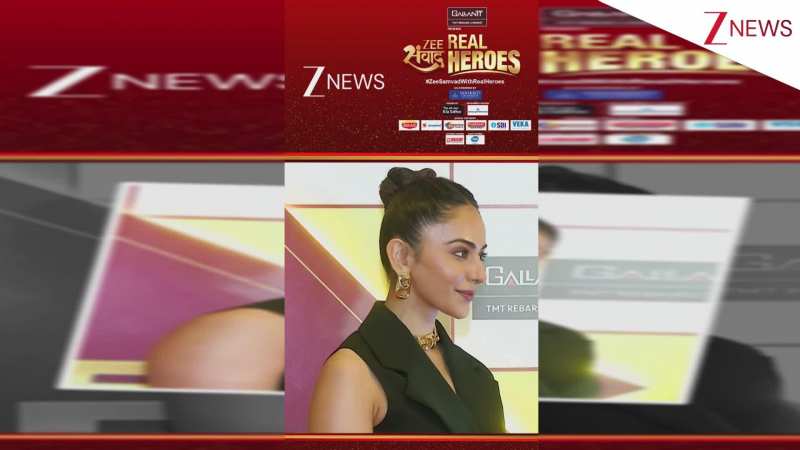 ऑल ब्लैक लुक में Zee Real Heroes Award 2026 में पहुंची Rakul Preet Singh, दिखीं बेहद खूबसूरत  
