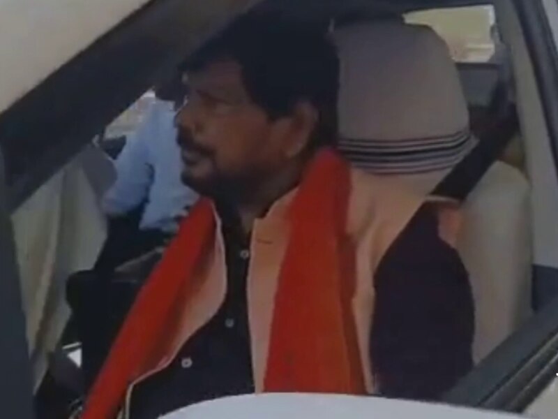 VIDEO: पटना पहुंचे केंद्रीय मंत्री रामदास अठावले, विधानसभा अध्यक्ष प्रेम कुमार और डिप्टी CM विजय सिन्हा से की मुलाकात