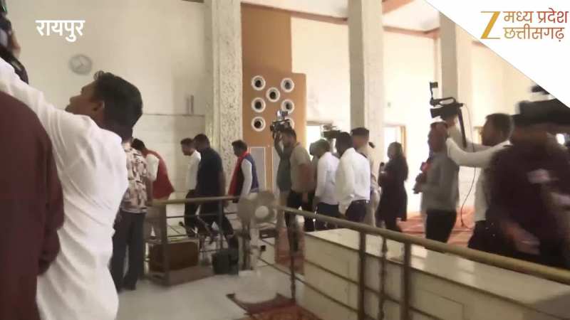 Chhattisgarh: बजट से पहले श्रीराम मंदिर पहुंचे वित्त मंत्री ओपी चौधरी, लिया आशीर्वाद