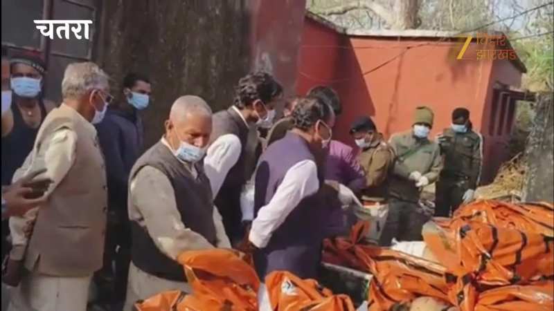 VIDEO: झारखंड के स्वास्थ्य मंत्री इरफान अंसारी ने की पीड़ित परिजनों से मुलाकात, घटना पर भी बड़ी बात कह दी