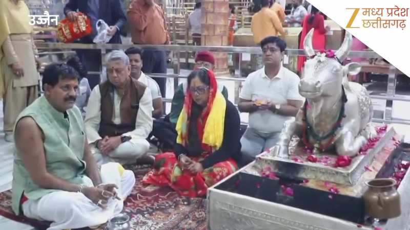 महाकाल की शरण में राजस्थान की पूर्व CM वसुंधरा राजे, दर्शन कर लिया आशीर्वाद