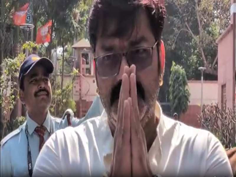 राज्यसभा सीट के सवाल पर पवन सिंह ने जोड़ लिए हाथ, बोले- 'सिपाही हूं जो मालिक चाहेंगे वही होगा'