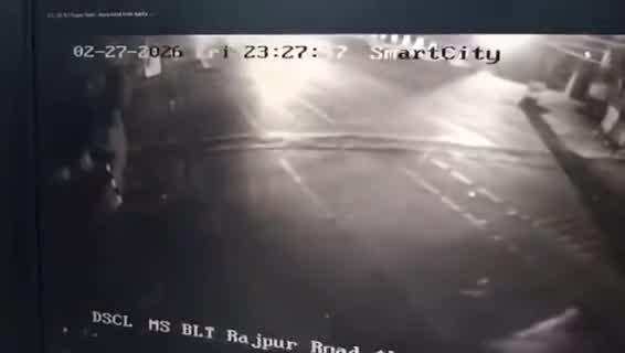 рджреЗрд╣рд░рд╛рджреВрди рдореЗрдВ рдмрдбрд╝рд╛ рд╕рдбрд╝рдХ рд╣рд╛рджрд╕рд╛, рджреЛ рдмрд╛рдЗрдХреЛрдВ рдХреА рдЯрдХреНрдХрд░ рд╕реЗ Rapido рдбреНрд░рд╛рдЗрд╡рд░ рдХреА рдЧрдИ рдЬрд╛рди; рджрд┐рд▓ рджрд╣рд▓рд╛ рджреЗрдЧрд╛ Video