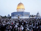 रमजान में अल-अक्सा मस्जिद पर पाबंदी, इजरायल ने जुमे की नमाज़ पर लगाई रोक
