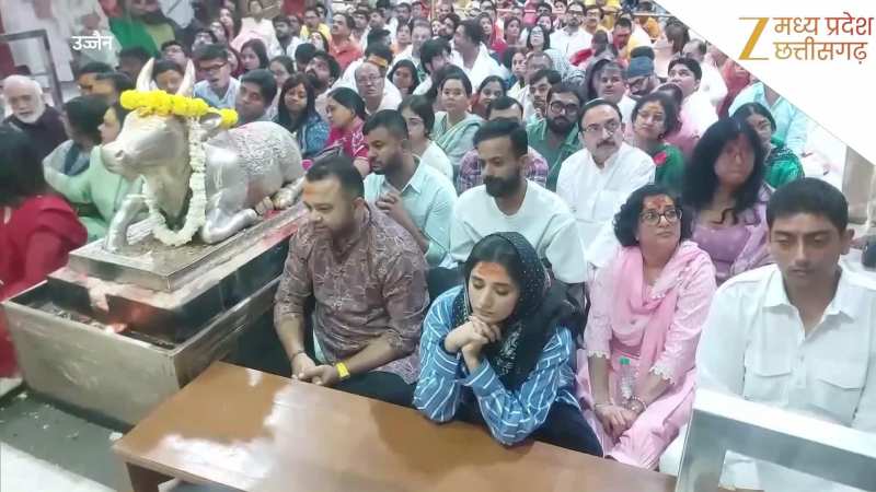 महाकाल की शरण में टीवी एक्ट्रेस कनिका मान, भस्म आरती में हुईं शामिल; पूजा के बाद नंदी जी के कान में बताई अपनी इच्छा