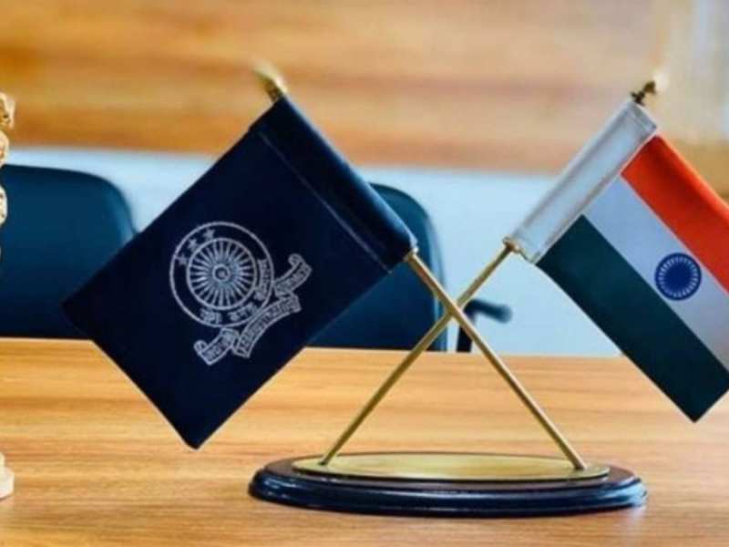 उत्तर प्रदेश में फिर चली तबादला एक्सप्रेस, 7 IAS और 4 PCS अफसरों के तबादले