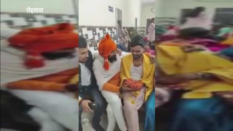 VIDEO: ऐसा मजाक कौन करता है भाई? दूल्हे को तोहफे में दिया मिठाई का डिब्बा, उसमें निकला जिंदा सांप