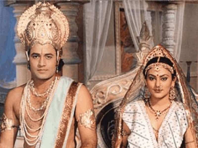 'रामायण' के सेट पर भगवान राम की बरसी थी कृपा, हाथ जोड़कर खड़े रहे थे रामानंद सागर