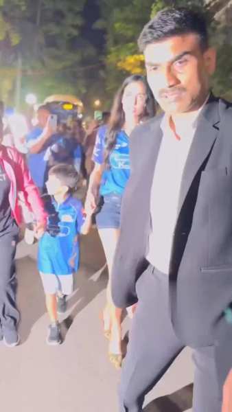  'सर प्लीज लाइट बंद कीजिए'...Hardik Pandya के बेटे अगस्त्य के लिए प्रोटेक्टिव नजर आईं गर्लफ्रेंड माहिका शर्मा!  