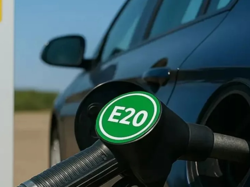 आज से हर पेट्रोल पंप पर मिलेगा सिर्फ E20 पेट्रोल, जानें आपकी गाड़ी झेल पाएगी या नहीं?
