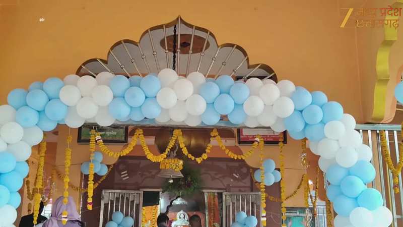 Indore: हनुमान जयंती पर रुक्मणि कुंड में उमड़ी भक्तों की भारी भीड़, देखें वीडियो