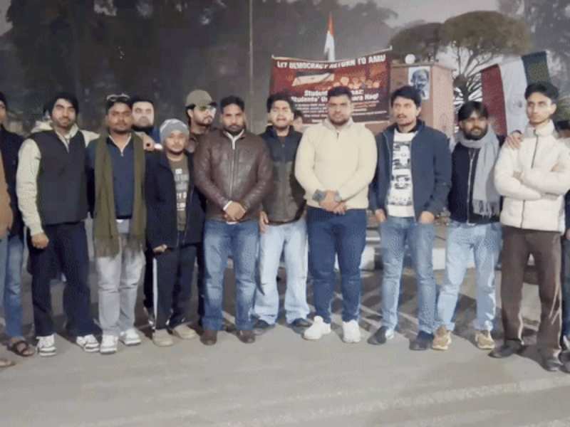 स्ट्रेट ऑफ होर्मुज बंद होने से तेल-गैस पर मारामारी, छात्रों के डेलिगेशन ने ईरानी प्रतिनिधि से मुलाकात कर की ये अपील