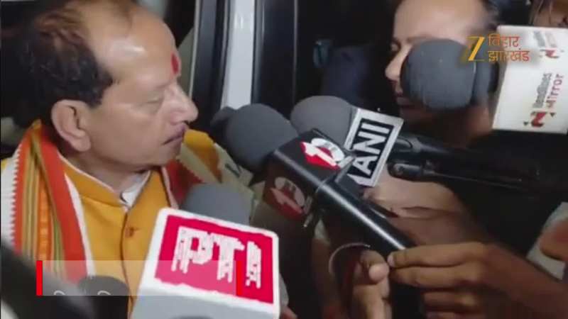 'बिहार को सजाने और संवारने में CM का अतुलनीय योगदान', दिल्ली से वापसी पर विजय सिन्हा का बड़ा बयान