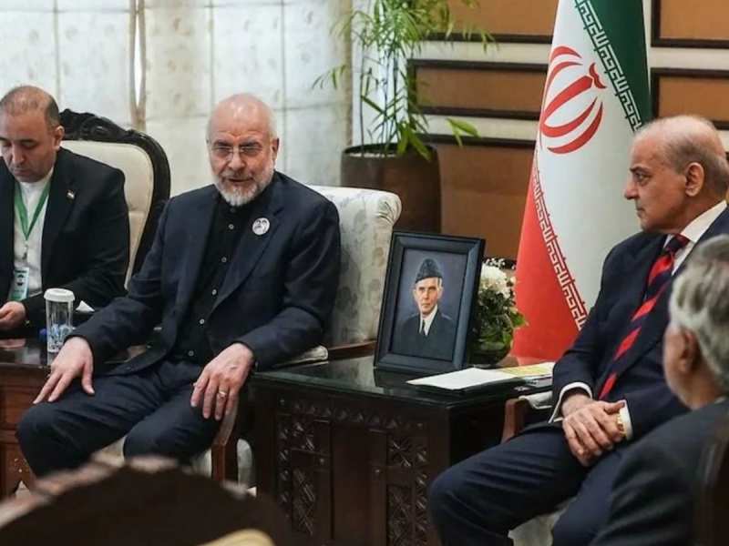 US-Iran Talks: अमेरिका-ईरान की बातचीत ने पाकिस्तान को क्या दिया? किन खतरों के सामने ला खड़ा किया