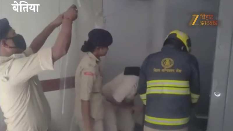 VIDEO: इंडियन बैंक में लगी आग, कई बंडल जलकर हो गए खाक