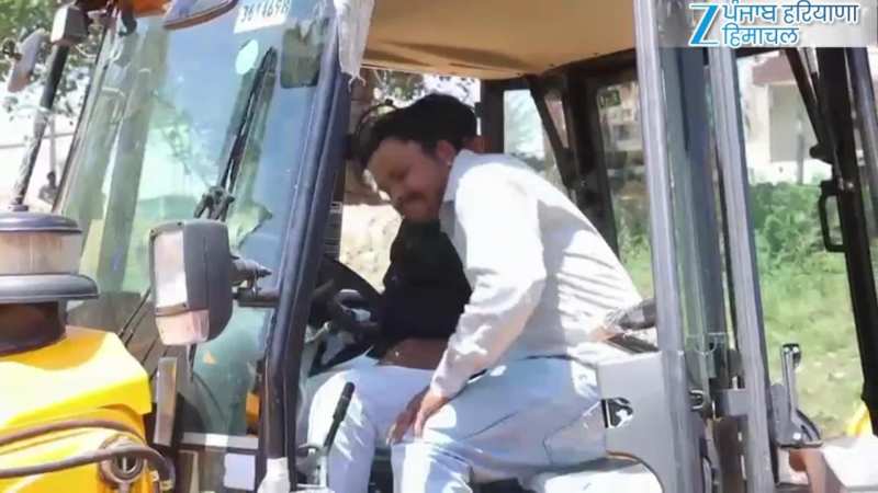 डिप्टी CM मुकेश अग्निहोत्री बने JCB ड्राइवर, शुरू कराया निर्माण काम; VIDEO वायरल!