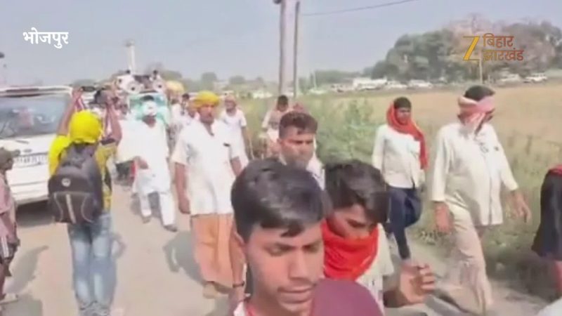 Video: 700 गाड़ियों का काफिला, ढोल-नगाड़े, डीजे और लौंडा डांस.., कुछ ऐसे निकली दादी की शवयात्रा
