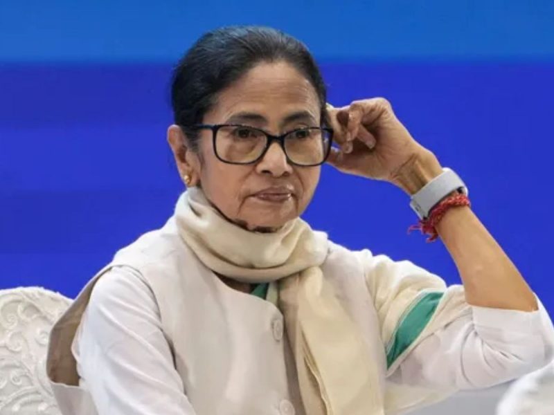 करारी हार के बाद टीएमसी में मचा बवाल, 3 प्रवक्ताओं को ममता ने पार्टी से निकाला