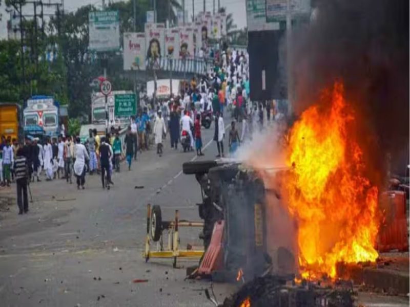 बंगाल में BJP जीत के बाद हिंसा का आरोप, मस्जिदों और मुस्लिम घरों को बनाया गया निशाना