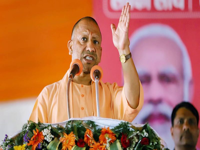 सड़क पर नमाज को लेकर CM योगी के बयान से मचा सियासी बवाल;विपक्ष ने सरकार पर उठाए सवाल