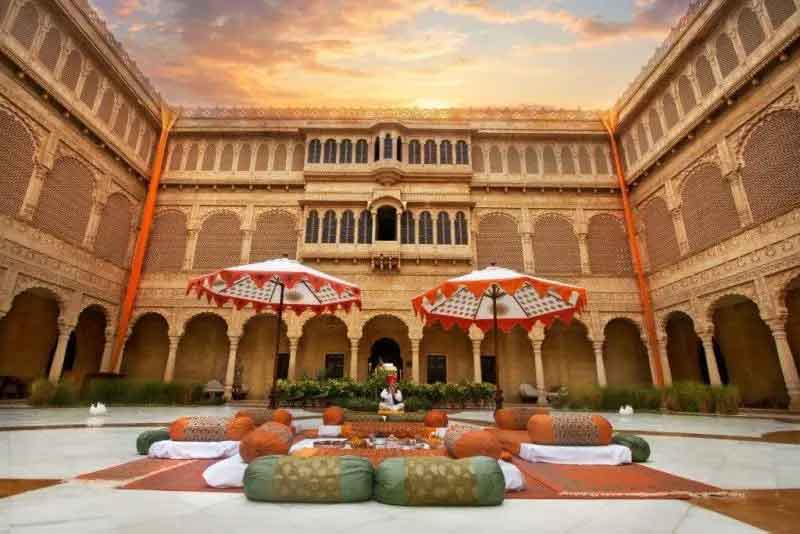 Kiara advani and sidharth malhotra wedding venue suryagarh fort jaisalmer  price per day| Kiara-Sidharth Wedding: खूबसूरत बगीचे, आलीशान आंगन से सजे 83  कमरों वाले इस शाही किले में लेंगे सात ...